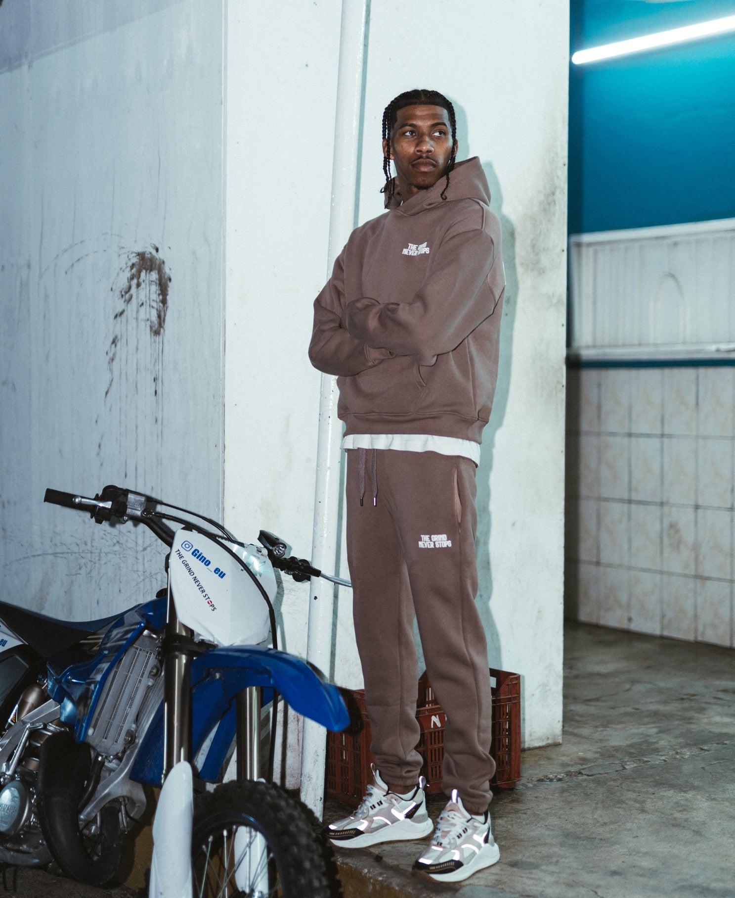 TGNS™ - ESSENTIAL TRACKSUIT TAUPE BROWN